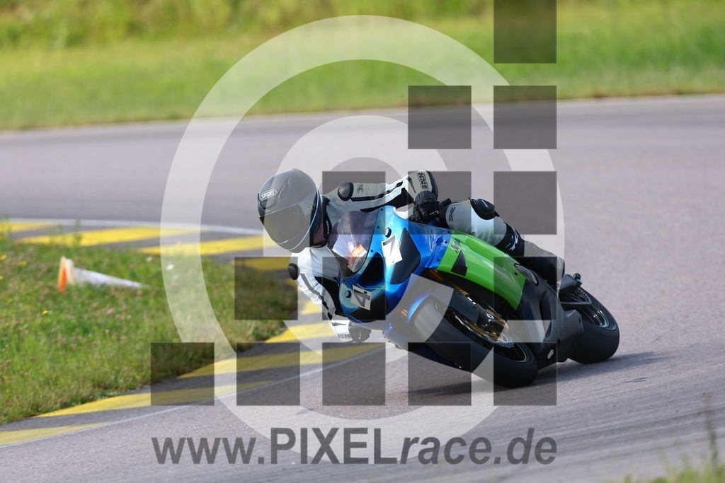 0047-20260607_01766 | Schöne Erinnerungen an spannende Momente - das festzuhalten ist unser Job. PIXELrace.de ist seit 2003 auf den Rennstrecken Europas unterwegs um die Action draußen beim Fahren und die wunderbare Stimmung imm Fahrerlager für euch einzufangen.