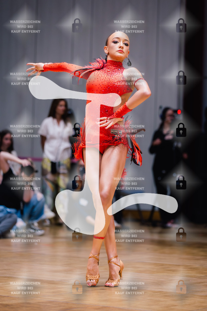 GOC 2025 - WDSF Solo Junior II Latin Female - 2025-08-21-8798 | Webshop for digital downloads and prints of dance sport, event & show photographer Julian Link - Realisiert mit Pictrs.com