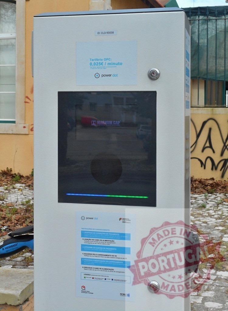 Power Dot electric vehicle charging station in urban area | Electric vehicle charging station providing sustainable energy in a city environment - Realized with Pictrs.com