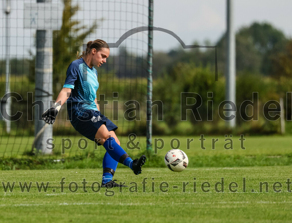 2023-09-03_061_Teamware_Cup_2023 | Oberding, Deutschland, 03.09.2023:
Fußball, TS Teamwear Cup 2023, Vorrunde, FC Schwaig gegen FC Langengeisling, Endergebnis: 

Foto: Christian Riedel / fotografie-riedel.net