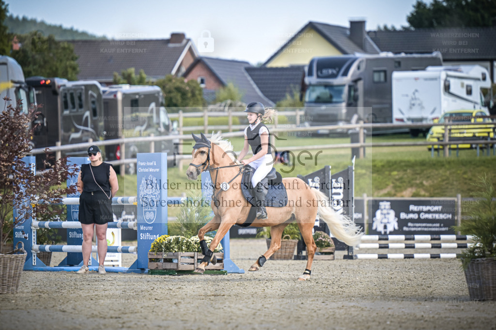 DOS_0830 | Entdecke hochwertige Reitturnierfotos von Foto Oger. Professionell, emotional und authentisch – jetzt Lieblingsmomente im Shop bestellen. - Realisiert mit Pictrs.com