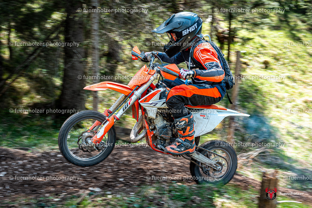 fuernholzer_250501-C1-655 | Fotografische Impressionen von der Red Stag Enduro Extreme by fuernholzer-photography.com. Endurosport in Österreich fotografisch festgehalten von fuernholzer. Auftragsfotografie für Private, Gewerbefotos und Industriefotografie. Eventfotografie, Sportfotografie und Motorsportfotografie. Anbieter von Fotoworkshops, Fototraining, fotografischen Vorträgen und Fotoseminaren.