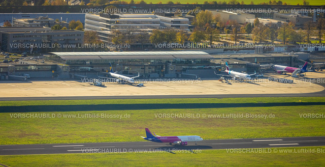 Dortmund221015122Flughafen | Luftbild, Flughafen Dortmund Airport, landendes Flugzeug, wizzair, Wickede, Dortmund, Ruhrgebiet, Nordrhein-Westfalen, Deutschland