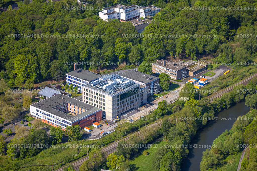 Arnsberg230500334 | Luftbild, Baustelle und Neubau Berufskolleg Berliner Platz, Projekt Schulneubau, Hüsten, Arnsberg, Sauerland, Nordrhein-Westfalen, Deutschland