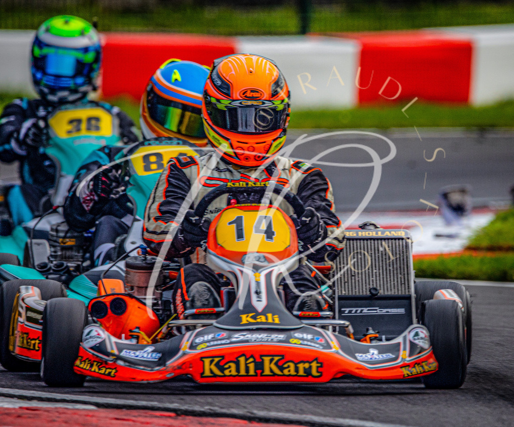 7EEFAA12-7046-472E-8766-53B1FE3DBA5C | traudl_s_fotos