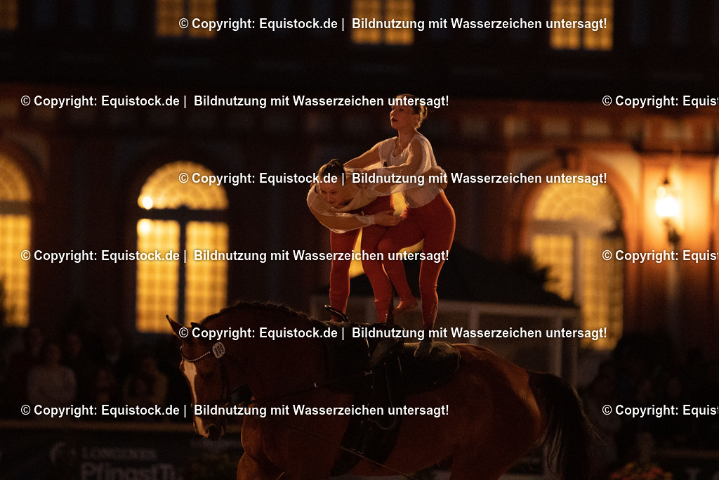 20230527_Voltigieren_NASPA_Flutlicht_0768 | equistock