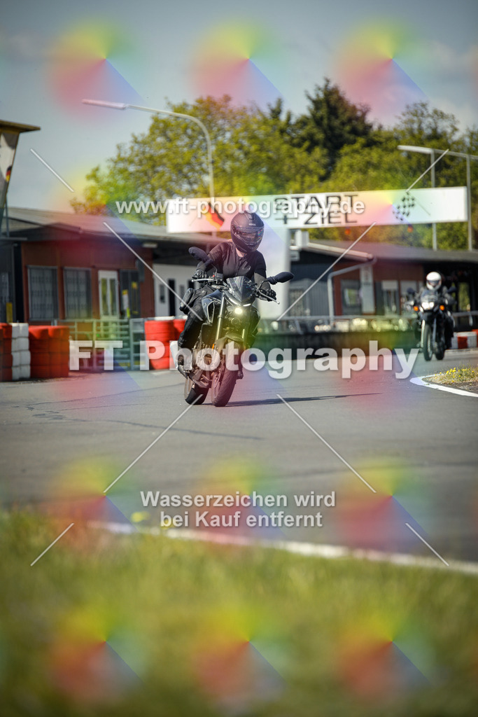OBK_Mai_Martina_Markus-10796 | Hier findet Ihr Bilder von Touristenfahrten auf der Nürburgring Nordschleife oder von anderen Veranstaltungen die ich besucht habe. Viel Spass beim Durch Schauen 