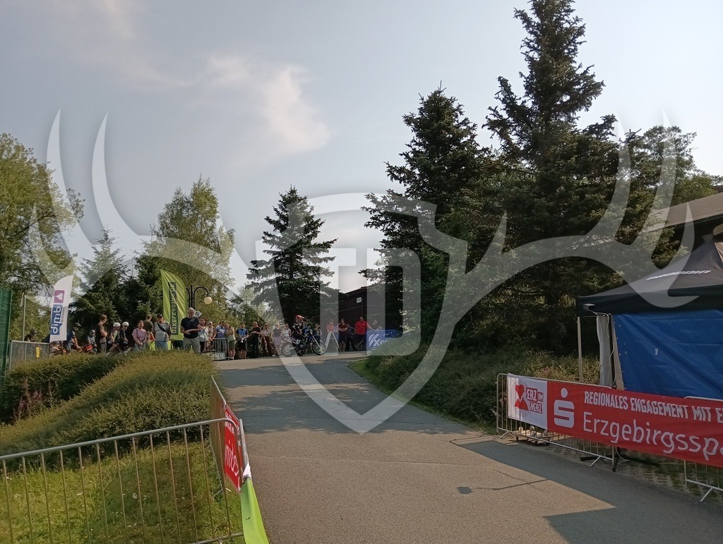 IMG_20260726_100345471 | Fotogalerie der Treibjagd im Dunkelwald - Dein MTB Etappenrennen im Erzgebirge - Realisiert mit Pictrs.com