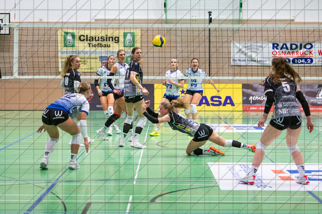 2. VBLF Nord 25/26 | Spiel 4053 | VC Osnabrück vs. TV Cloppenburg | //  13.12.25: 2. VBLF Nord 25/26 | Spiel 4053 | VC Osnabrück vs. TV Cloppenburg / Osnabrück / Deutschland  //   CREDIT:www.bullenfotos.de, Martin König, Hörner Weg 40, D-49078 Osnabrück, +4917663732967 // Nutzung und Weitergabe nur zu den vereinbarten Zwecken. Presseanfragen an Ersteller. Alle Rechte beim Ersteller. Honorierung nach MFM. - Realisiert mit Pictrs.com