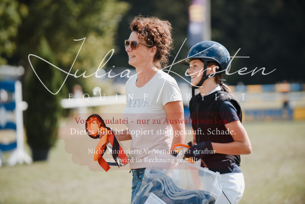 DSC_5577 | Pferde- und Turnierfotografie in Westsachsen. Pferdeportraits, Auftragszeichnungen und intuitive Kunst.