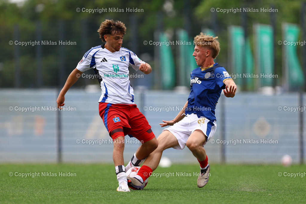 NH_HamburgerSVU21_HolsteinKielU23_Testspiel_20072025 | #10 Bilal Yalcinkaya (Hamburger SV U21), #3 Lasse Soldanski (Holstein Kiel U23)Fußball I Herren I Testspiel I Saison 2025-2026  I Hamburger SV U21 - Holstein Kiel U23 I 20.07.2025 I Alexander-Otto-Akademie
