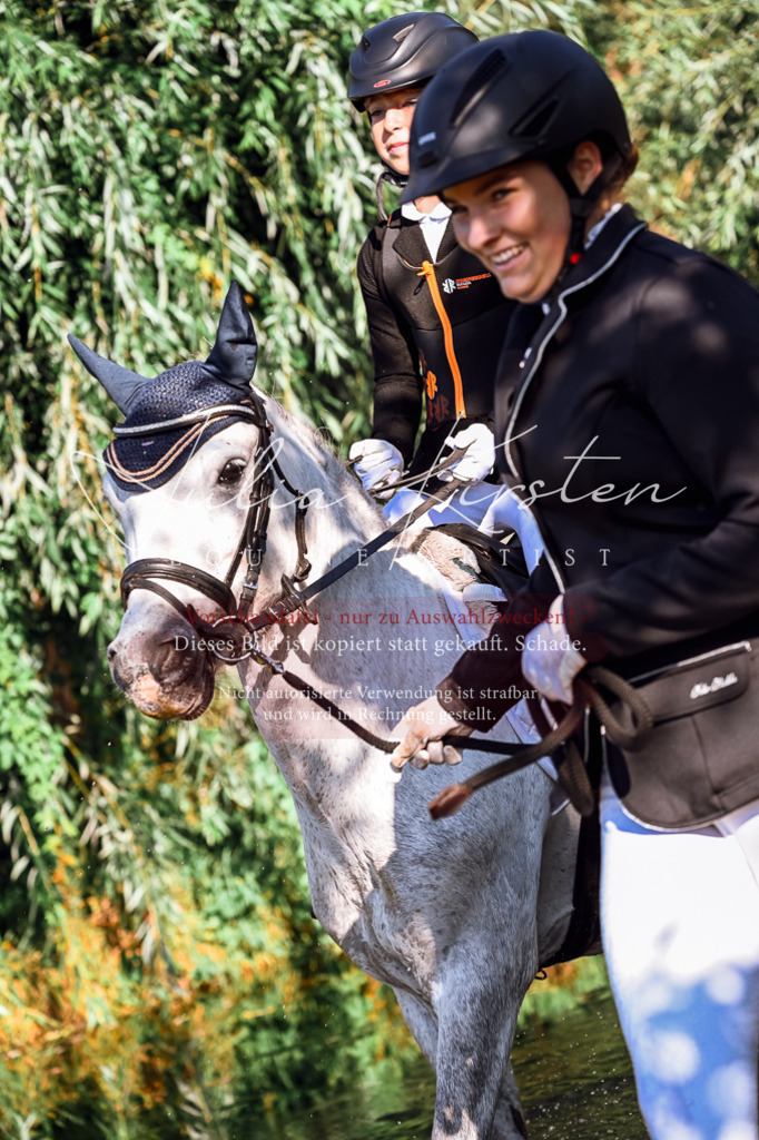 DSC_0449 | Pferde- und Turnierfotografie in Westsachsen. Pferdeportraits, Auftragszeichnungen und intuitive Kunst.