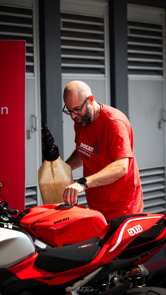 Ducati Trackday Hockenheimring 2026 | Entdecken Sie die faszinierende Welt von Alexander Tschuncky Arts: Kreative Fotografie, atemberaubende Automobilkunst und hochwertiger Bilderdruck. Lassen Sie sich inspirieren! - Realisiert mit Pictrs.com