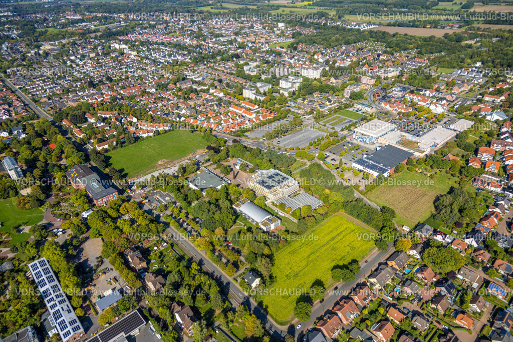 Hamm250901293 | Luftbild, Baustelle und Wiese am Freiherr-vom-Stein-Gymnasium, Eingangsbereich Maximilianpark, Wohngebiet Ortsteil Uentrop, Hamm, Ruhrgebiet, Nordrhein-Westfalen, Deutschland