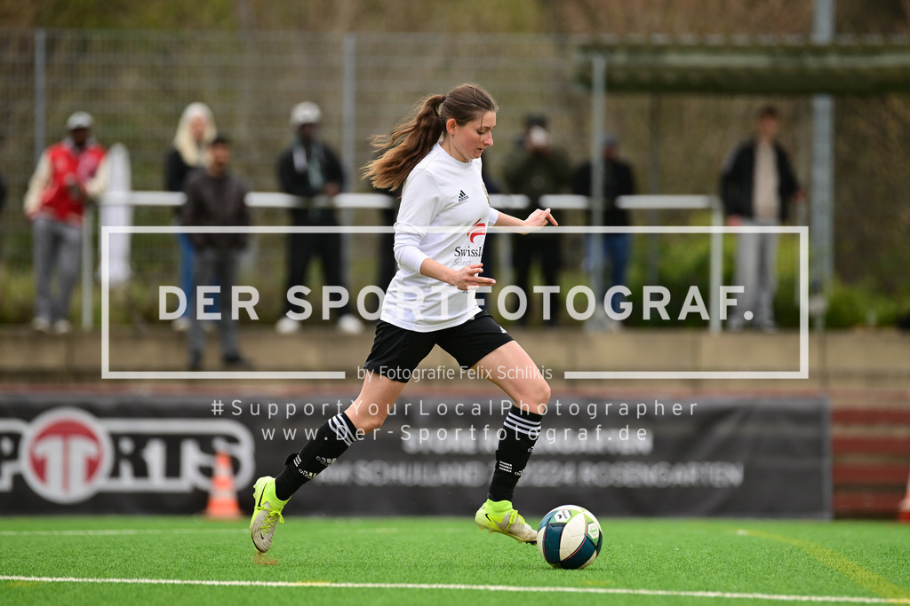 Fußball I Frauen I Saison 2025-2026 I Bezirksliga I 21. Spieltag I Harburger TB - Rahlstedter SC I 166618 | Der Sportfotograf. - Realisiert mit Pictrs.com