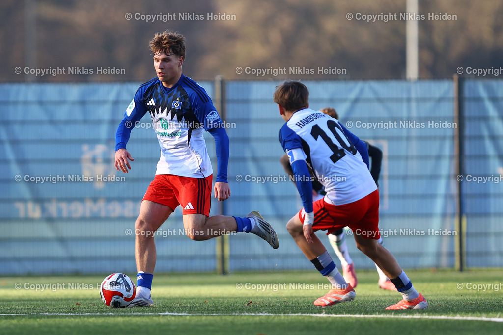 NH_HamburgerSVU19_Hannover96U19_DFBNachwuchsliga_22112025 | #11 Finn Barkowsky (Hamburger SV U19)Fußball I Junioren I U19 DFB-Nachwuchsliga Vorrunde Gruppe A I Saison 2025-2026 I 12. Spieltag I Hamburger SV U19 - Hannover 96 U19 I 22.11.2025 I Trainingsplatz Volksparkstadion