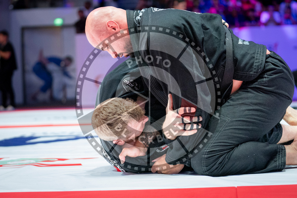 20231107PBB6570 | Fighters compete during the AJP World Master Championship in the Mubadala Arena in Abu Dhabi, Arab United Emirates, on November 7, 2023.