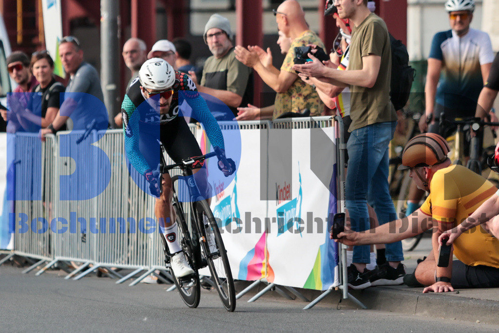 SES_DEUTOU20250820-165 | bond - Realisiert mit Pictrs.com