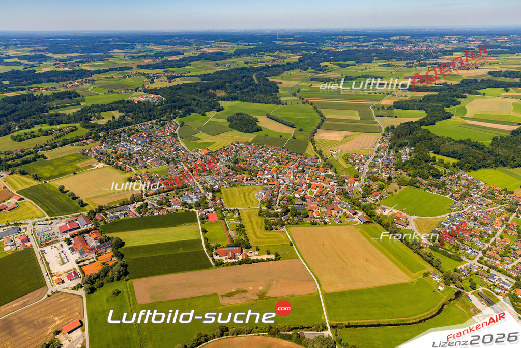 Luftaufnahme von Aßling Vs Google Maps- Die Luftaufnahme wurde 2025 vom UL-Flugzeug heraus erstellt ( keine Drohne ) - Hochauflösende Luftaufnahme - für professionelle Ausdrucke geeignet. Die Geschenkidee !Mit Lizenz und Bildrechte bestellbar