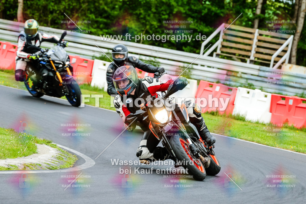 MotoTeamVBK-20141 | Hier findet Ihr Bilder von Touristenfahrten auf der Nürburgring Nordschleife oder von anderen Veranstaltungen die ich besucht habe. Viel Spass beim Durch Schauen 