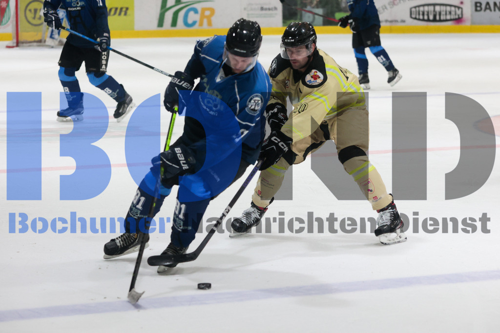 Benefiz-Eishockeyspiel der Polizei Bochum gegen die feuerwehr Duisburg {date} -  | {headline}



(Foto: Sebastian Sendlak / BOND)

 - Realisiert mit Pictrs.com
