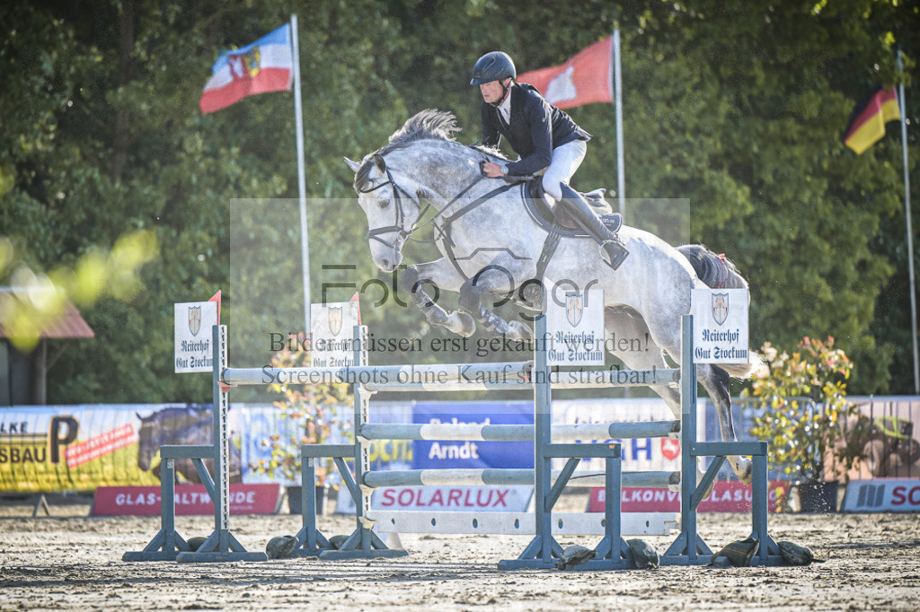 DOS_0820 | Entdecke hochwertige Reitturnierfotos von Foto Oger. Professionell, emotional und authentisch – jetzt Lieblingsmomente im Shop bestellen.Deutschlandweite Turnierfotografie. - Realisiert mit Pictrs.com