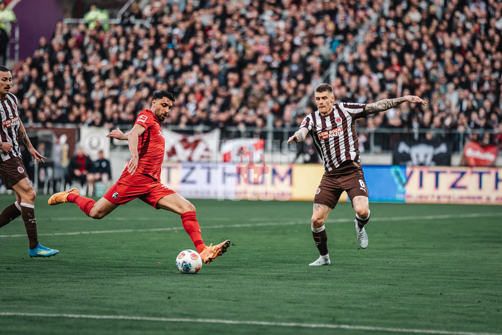 Fußball | Männer | Saison 2025/2026  | Fußball-Bundesliga | 27. Spieltag | FC St. Pauli vs. SC Freiburg | 22.04.2026 | Arkadiusz Pyrka (#11, FC St. Pauli)