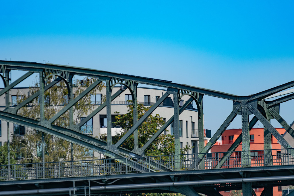 harmonisch rund | Rundungen der Großen Eiswerderbrücke vor den Havelkieseln - Realisiert mit Pictrs.com