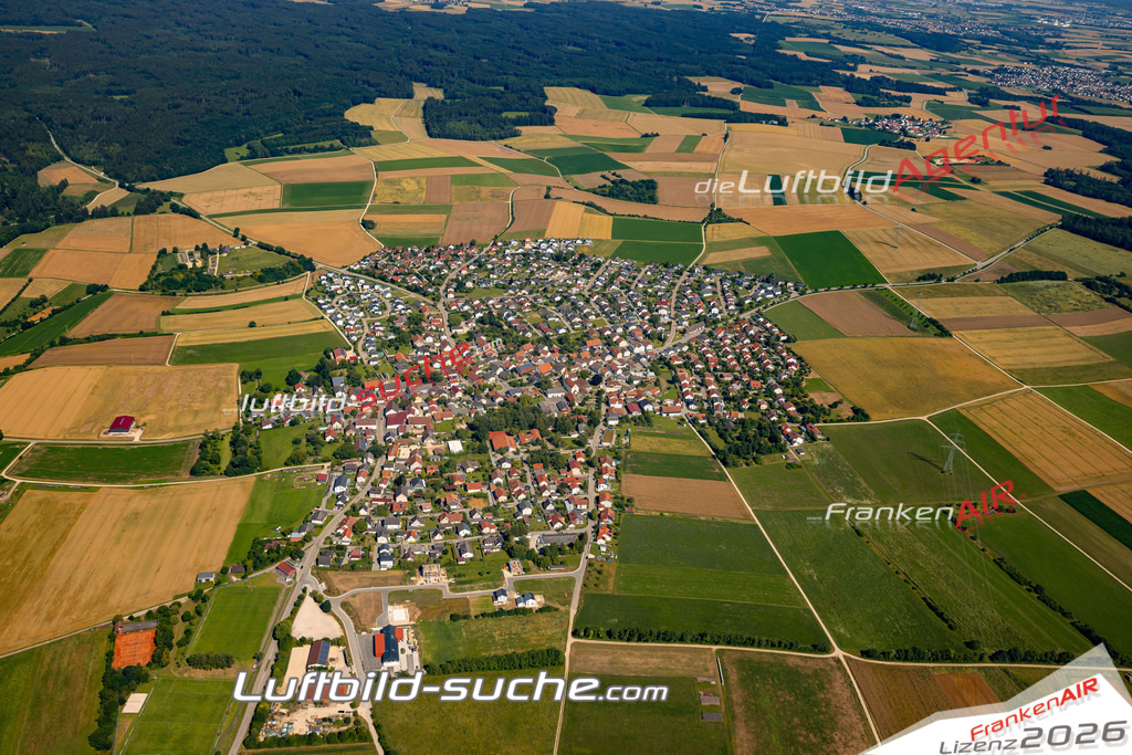 Das Luftbild zeigt :  Böhmfeld - Die Luftaufnahme wurde 2024 vom UL-Flugzeug aus erstellt ( keine Drohne ) - Hochauflösende Luftaufnahme - Für grossformatige Ausdrucke geeignet. Die Geschenkidee !Mit Lizenz und Bildrechte bestellbar