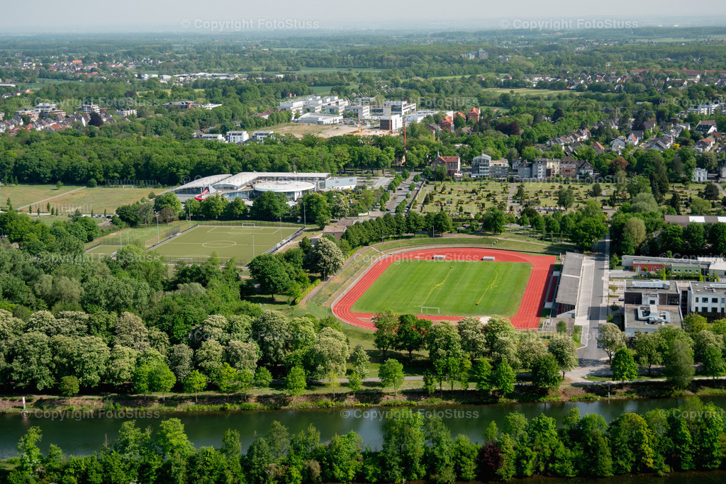 Jahnstadion Hamm | Das Jahnstadion mit der Maximare Erlebnistherme im Hintergrund - Realisiert mit Pictrs.com