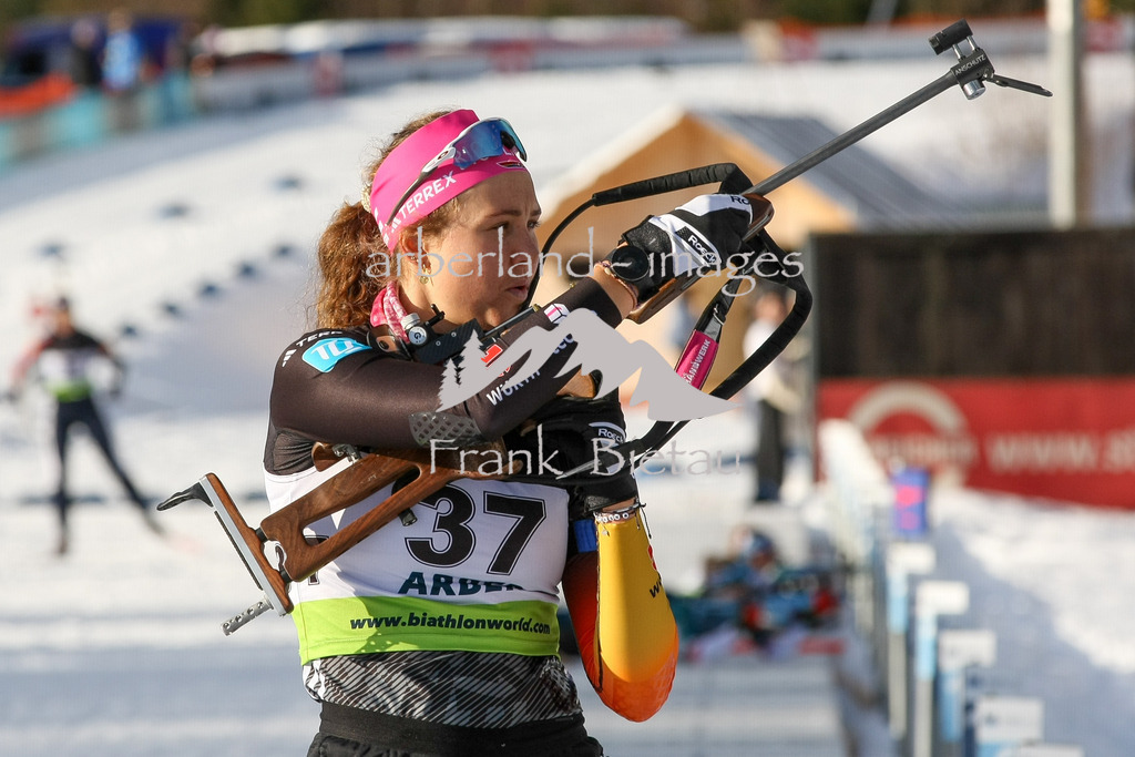 993T1827 | Lisa Marie Spark