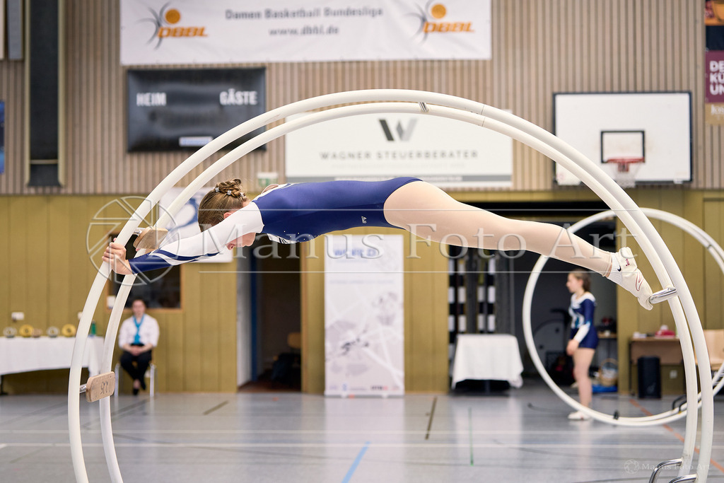 B-DSC01027 | Professionelle Sportfotografie in Hamburg, Schleswig-Holstein und Niedersachsen – spezialisiert auf Rhönrad, Geräteturnen, Leistungsturnen und rhythmische Sportgymnastik. Bundesweite Begleitung von Rhönrad-Events. Jetzt Sport-Fotos - Realisiert mit Pictrs.com