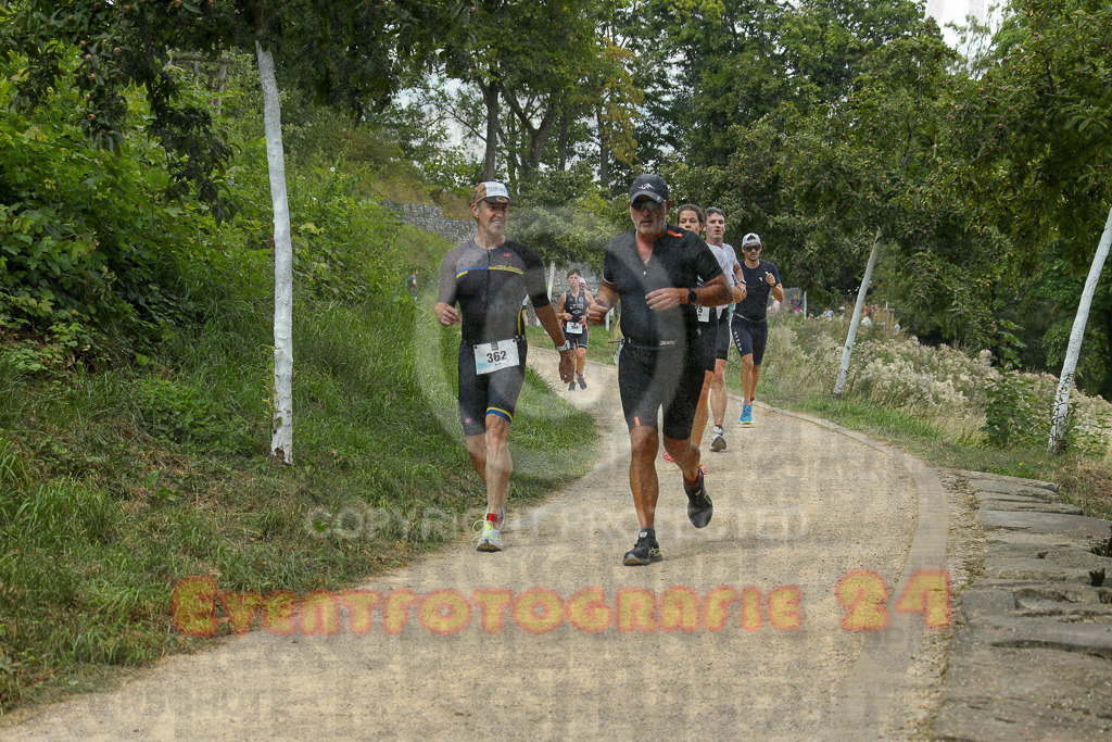250824_1345_EX1_3525 | Sportfotografie im Rhein-Sieg Kreis, Köln, Bonn, NRW, Rheinland Pfalz, Hessen, etc. Unser Tätigkeitsfeld umfasst den Laufsport vom Volkslauf über den Marathon, Duathlon, Triathon bis zum Ultralauf wie Kölnpfad Ultra oder Schindertrail.