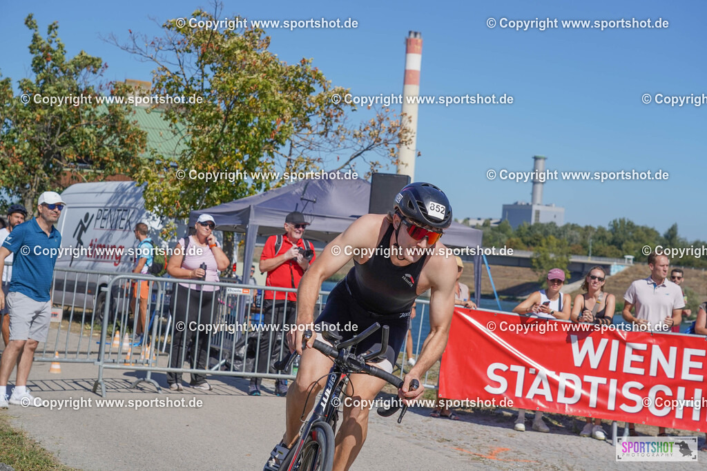DSC00624 | Vienna Triathlon 2024                                        P3 Event                                                             #yourpictrs #sportshot_your_pictrs                 @Sportshotphotography                                     Photo Credit: www.sportshot.de