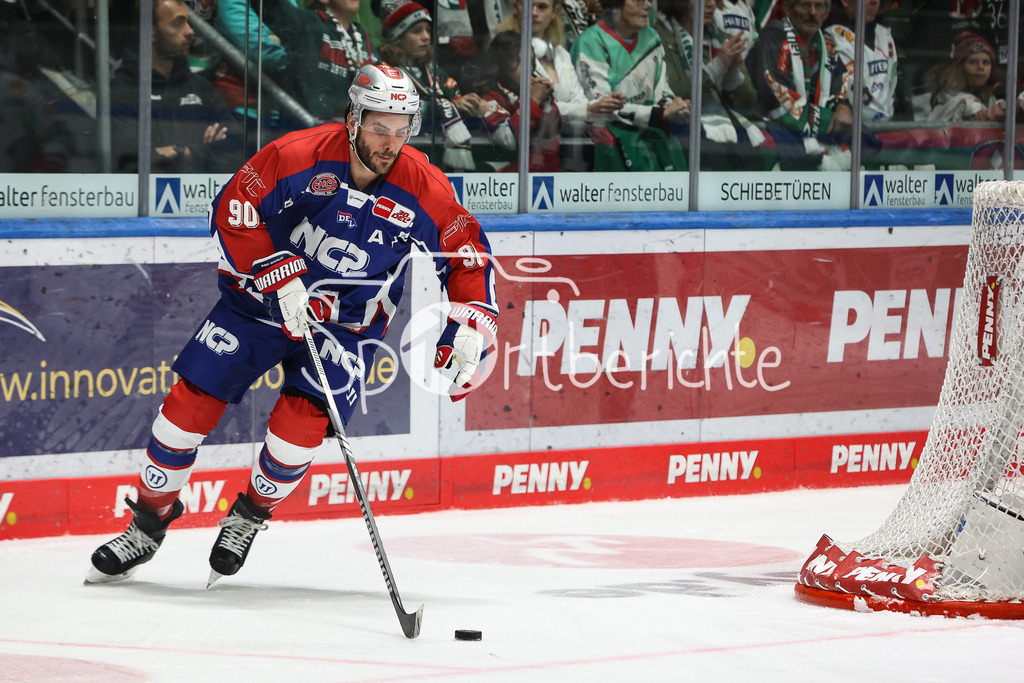 Augsburger Panther - Nürnberg ICE Tigers | Constantin BRAUN (NIT #90) am Puck / Freisteller / Einzelfoto / DEL Retro Spiel