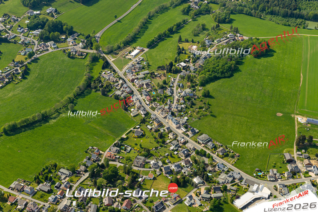 Die Luftaufnahme Rebesgrün - Auerbach/Vogtl. wurde 2022 vom Flugzeug aus (keine Drohne) erstellt. Hohe Auflösung -für große Poster und Wandbilder geeignet - Garantiert!
