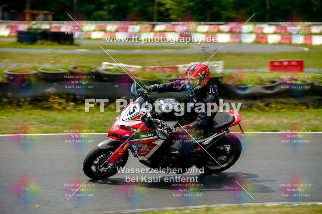 VBK-4814 | Hier findet Ihr Bilder von Touristenfahrten auf der Nürburgring Nordschleife oder von anderen Veranstaltungen die ich besucht habe. Viel Spass beim Durch Schauen 