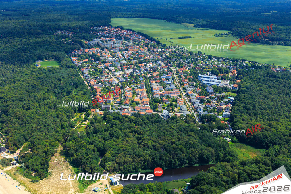 Die Luftaufnahme der Stadt Graal Müritz wurde vom UL-Flugzeug heraus erstellt ( keine Drohne )- hohe Auflösung für beste Qualität