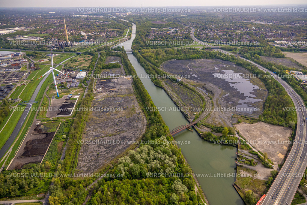 Essen240400464 | Luftbild, Hafen Bottrop Stadtgrenze Essen, Kohlenlager am Rhein-Herne-Kanal, Windrad, Sturmshof, Essen, Ruhrgebiet, Nordrhein-Westfalen, Deutschland
