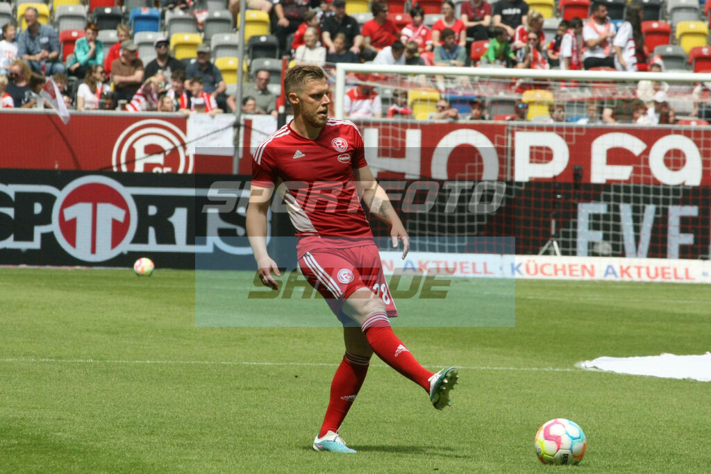 Fortuna Düsseldorf - Hannover 96 | Rouwen Hennings - © Sportfoto-Sale (MK) - Realisiert mit Pictrs.com