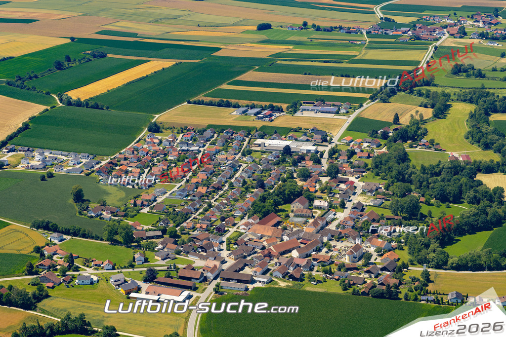 Aktuelles Luftbild von Münchsdorf Roßbach - Die Luftaufnahme wurde 2022 mittels UL-Flugzeug erstellt ( keine Drohne ) - hochauflösende Kamera-Systeme von  Canon -Beste Qualität - Für grossformatige Ausdrucke geeignet. Die Geschenkidee !