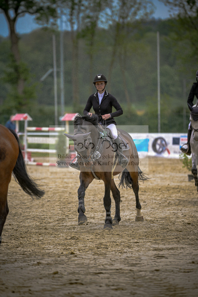 20240505-DOS_3819 | Entdecke hochwertige Reitturnierfotos von Foto Oger. Professionell, emotional und authentisch – jetzt Lieblingsmomente im Shop bestellen.Deutschlandweite Turnierfotografie. - Realisiert mit Pictrs.com