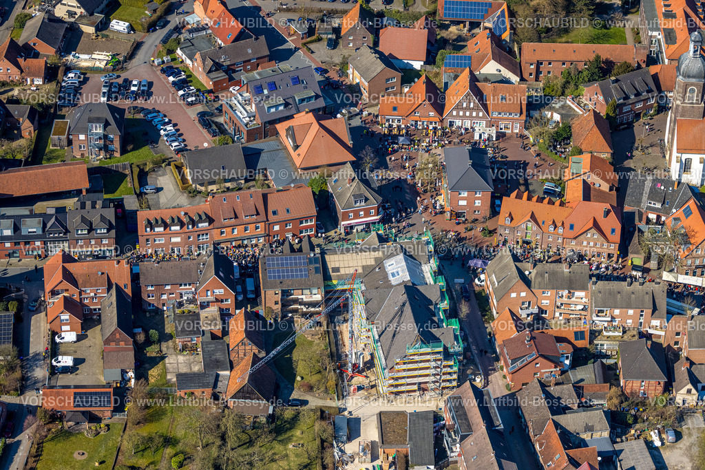 Nordkirchen250300035 | Luftbild,Hollandmarkt auf der Schloßstrasse in Nordkirchen, Verkaufsstände und 10000 Besucher , Nordkirchen, Münsterland, Nordrhein-Westfalen, Deutschland, Luftbild