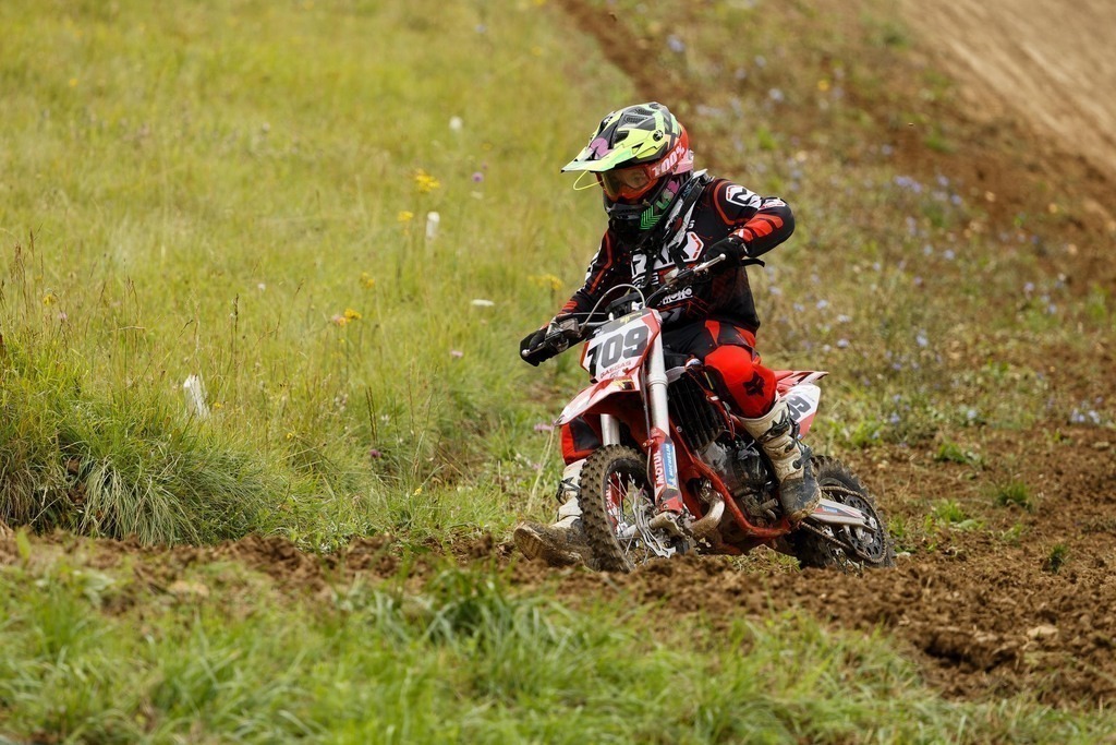 Motocross_Gerstetten_250802_3834 | Fotopresso – Sportfotografie in Heidenheim & Umgebung. Professionelle Sportfotografie für unvergessliche Momente. Dynamische Action-Shots, emotionale Szenen & hochwertige Bilder. - Realisiert mit Pictrs.com