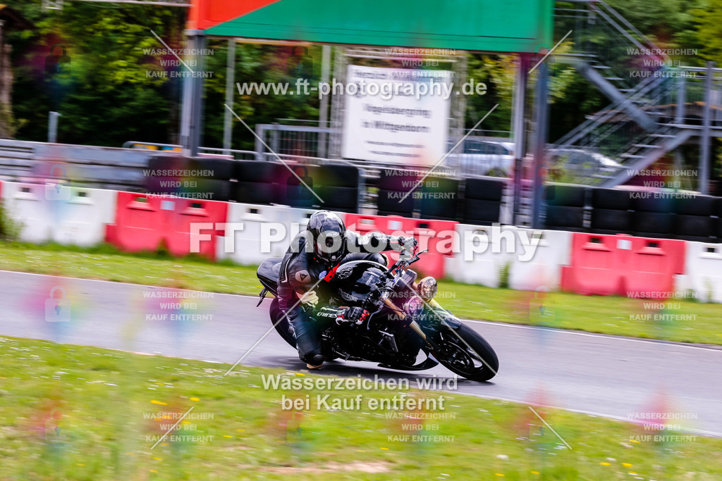 MotoTeamVBK-20768 | Hier findet Ihr Bilder von Touristenfahrten auf der Nürburgring Nordschleife oder von anderen Veranstaltungen die ich besucht habe. Viel Spass beim Durch Schauen 