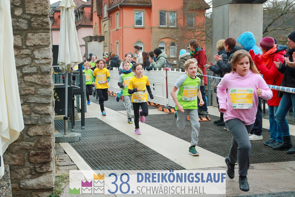400m AOK Junior Cup | 3 Koenigslauf 2024 400m AOK Junior Cup - Realisiert mit Pictrs.com