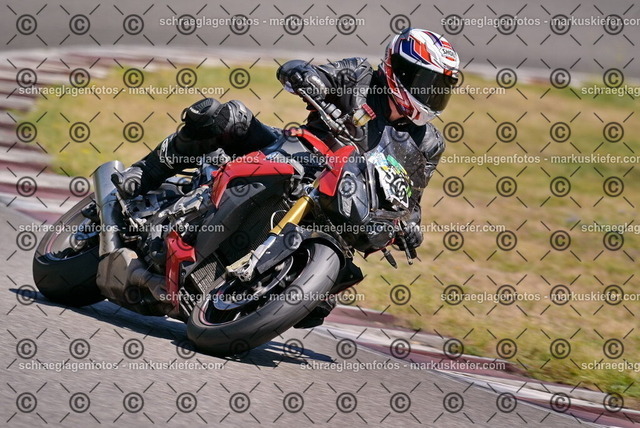26bt04-1245 | markuskiefer.com - Realisiert mit Pictrs.com