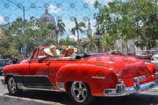 RGE_9436r | Amerikanischer Oldtimer in Havanna.   Fotograf: Ralf Gebhardt - Realisiert mit Pictrs.com
