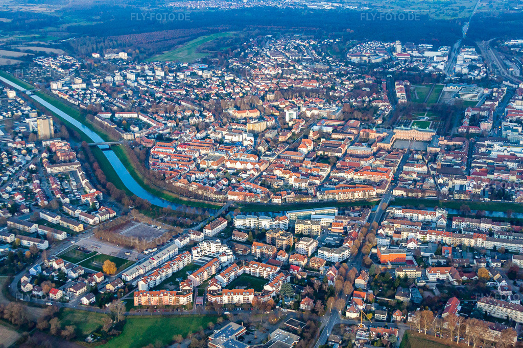 Luftbild: Festplatz an der Murg in Rastatt im Bundesland Baden-Württemberg in Deutschland. Foto: IMG_22895.jpg vom 21.11.2009 durch Werner Riehm/FLY-FOTO.de