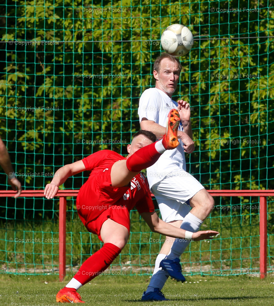 A_LUI_27042024_26 | SPORT,FUSSBALL,LT1 OOE LIGA ASKOE OEDT-UNION EDELWEISS LINZ 27.04.2024 IM BILD:NENAD VIDACKOVIC  (OEDT) UND THOMAS WINKLER (EDELWEISS) FOTO:FOTOLUI